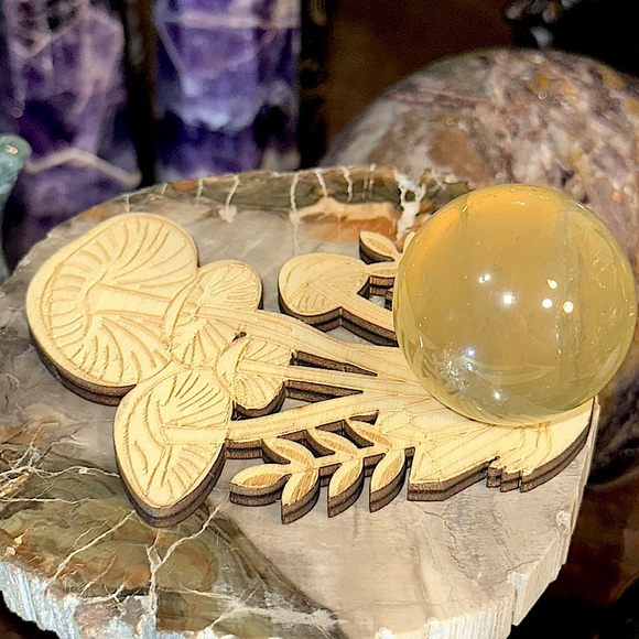 🔥SALE🔥 Honey Calcite Crystal Sphere With Flash On A Mushroom Stand! - Picture 5 of 7